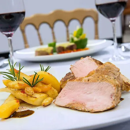 מלון Chateau De Cocove 4*