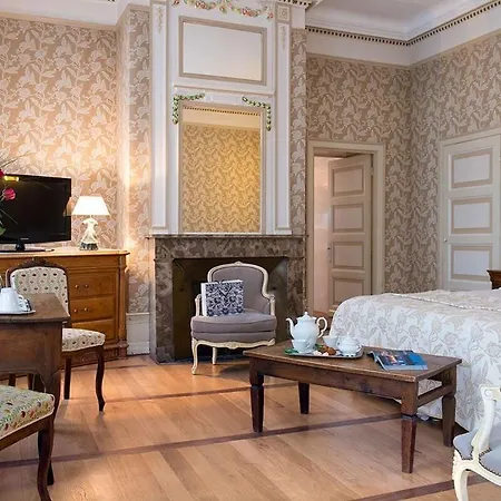 Chateau De Cocove 호텔