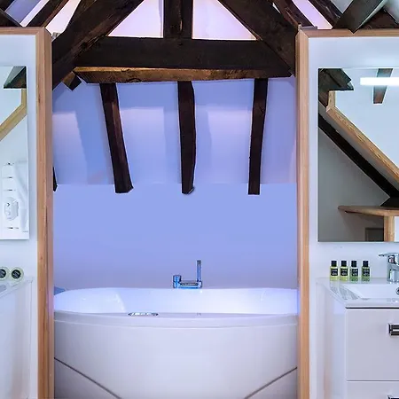 Chateau De Cocove فندق 4*